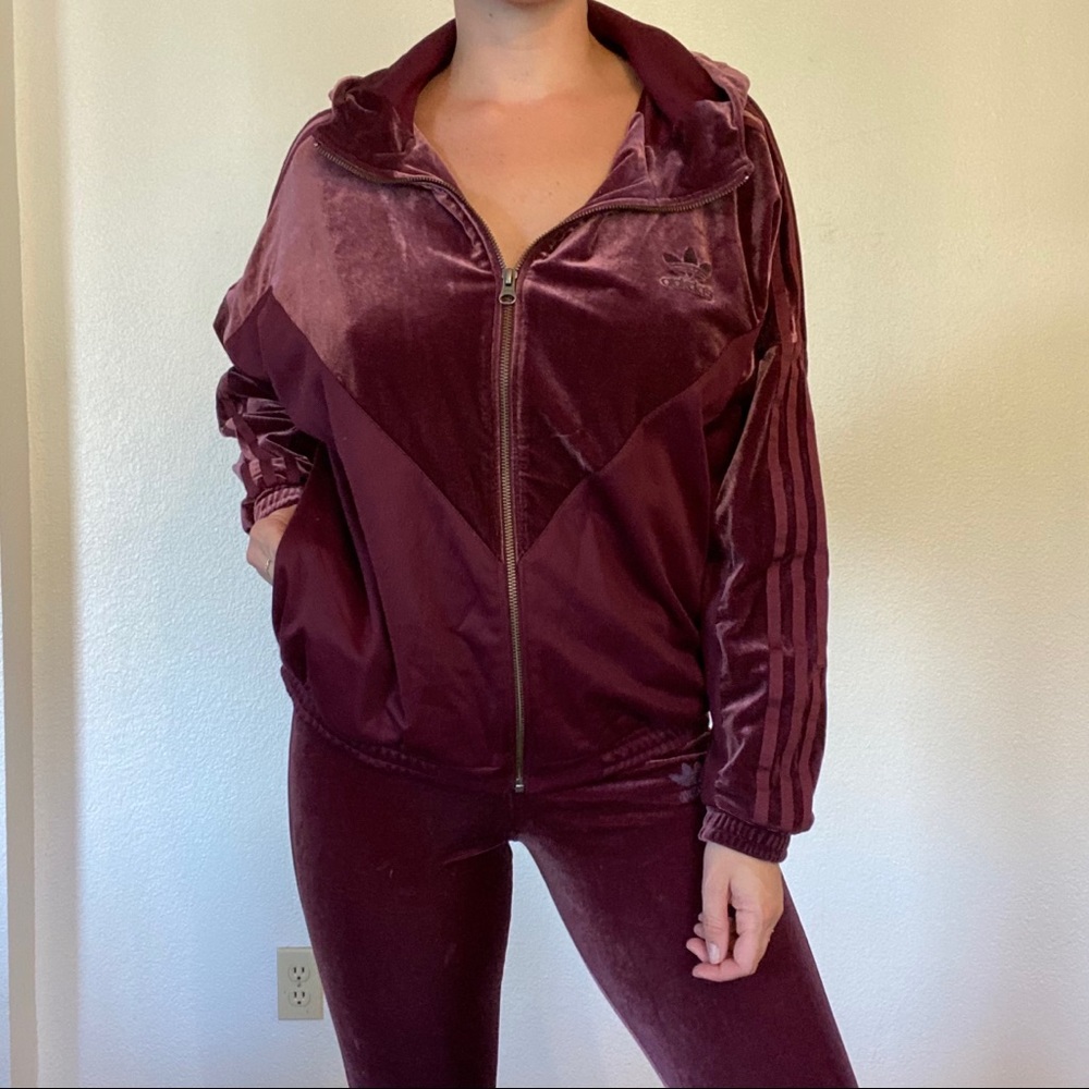 Adidas sweatsuit set velvet